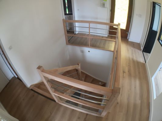 Nouvel escalier, association bois métal